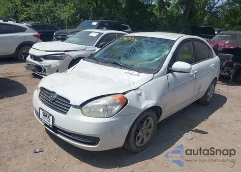 2010 Hyundai Accent Gls z USA, uszkodzony, nr VIN KMHCN4AC7AU499528